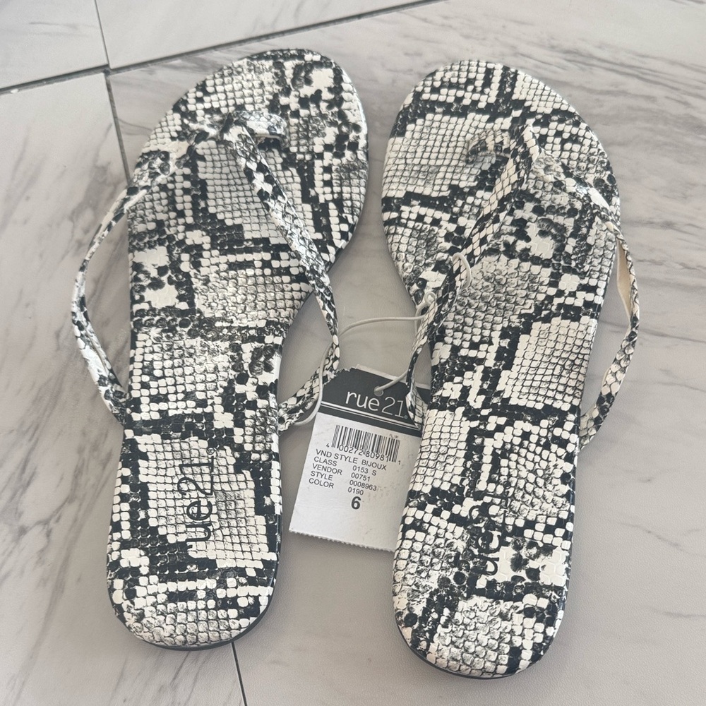 Rue21 Monochrome Snake Print Sandals